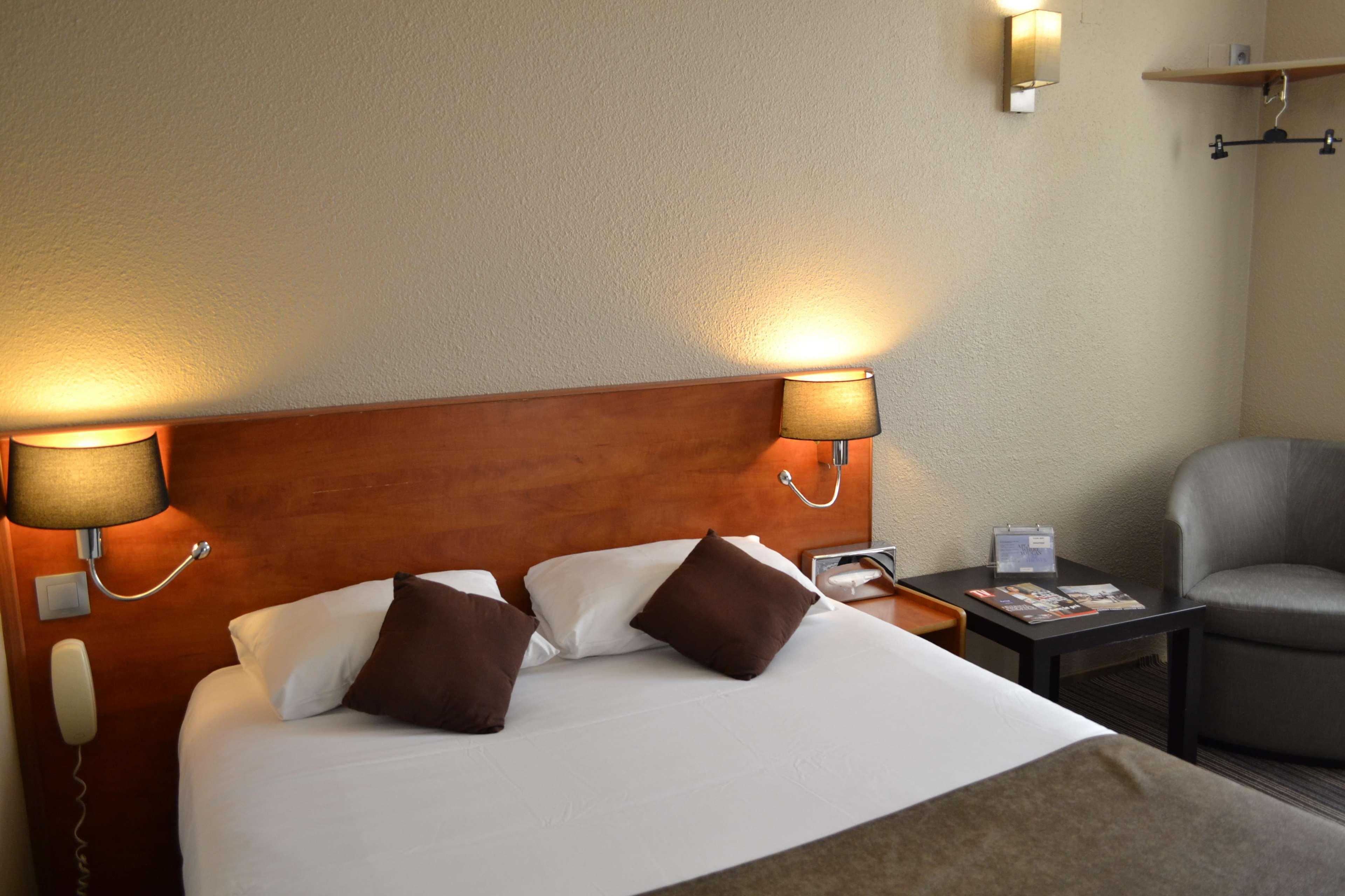 กีริอาด บริฟ ลา แกยาร์ด ซองทร์ Hotel บรีฟ-ลา-เกยยาร์ด ภายนอก รูปภาพ