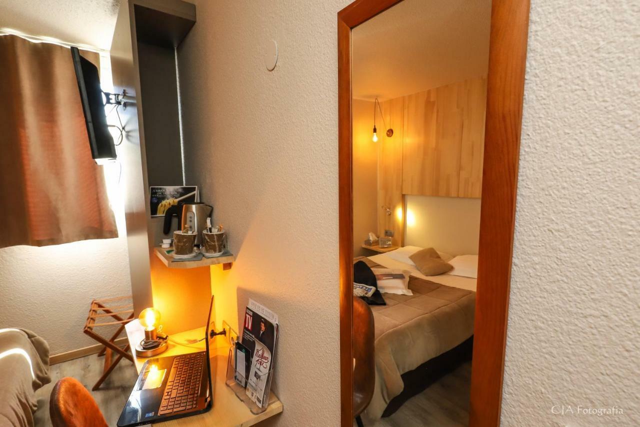 กีริอาด บริฟ ลา แกยาร์ด ซองทร์ Hotel บรีฟ-ลา-เกยยาร์ด ภายนอก รูปภาพ